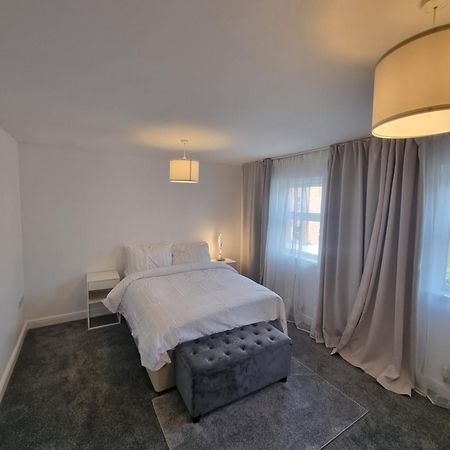 Amethyst Drive Apartment Ситингбърн Екстериор снимка