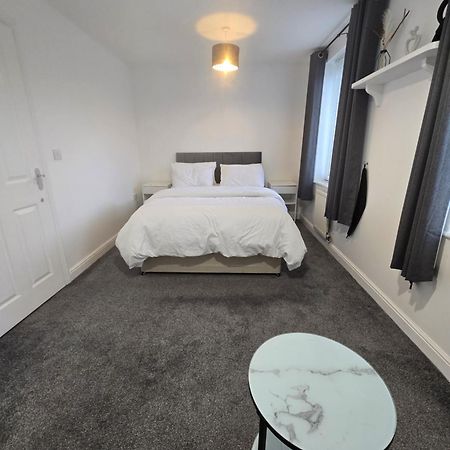 Amethyst Drive Apartment Ситингбърн Екстериор снимка